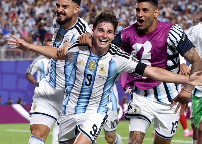Argentina vs Inggris di Semifinal Piala Dunia 2026! Gol Roket Julian Alvarez Hancurkan Mimpi Swiss 