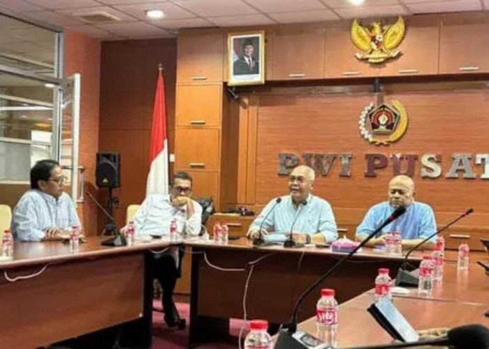 PWI Minta Hotman Paris Minta Maaf