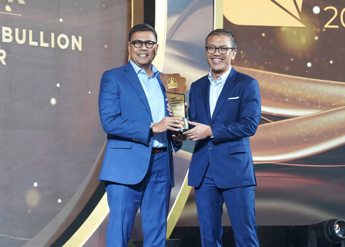 Dirut BSI, Anggoro Eko Cahyo Dinobatkan Sharia Banking Transformation Leader 2025