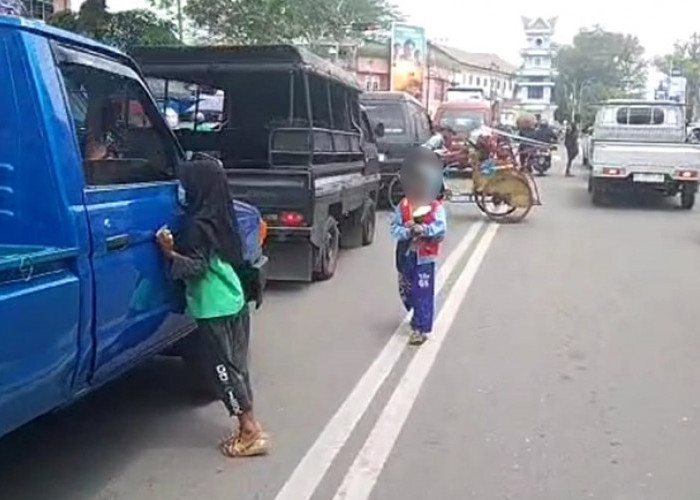 Jelang Hari Raya Idul Fitri 1444 H, Pengamen dan Anak Jalanan Marak di Pasar Lematang Lahat