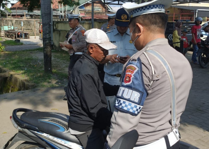 Satlantas Polrestabes Palembang Tindak 93 Pelanggar, Kandangkan Puluhan Sepeda Motor 