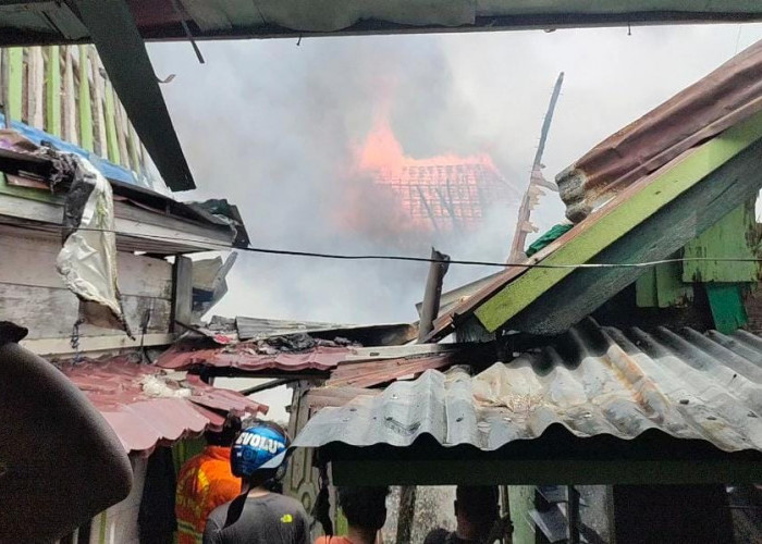 Kebakaran Landa Rumah Warga Lr Siliwangi Palembang