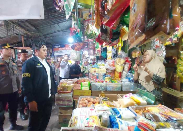 Polda Sumsel Pantau Beras di Pasar Tradisional Lemabang, Stok Cukup Tak Temukan Oplosan  ‎