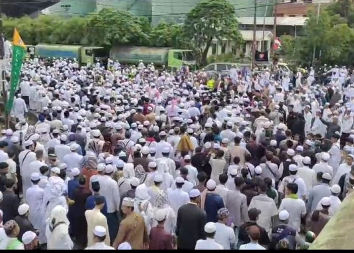 Puluhan Ribu Jemaah Padati Puncak Acara Ziarah Kubro Palembang Darussalam 2025, Hindari Jalan Ini