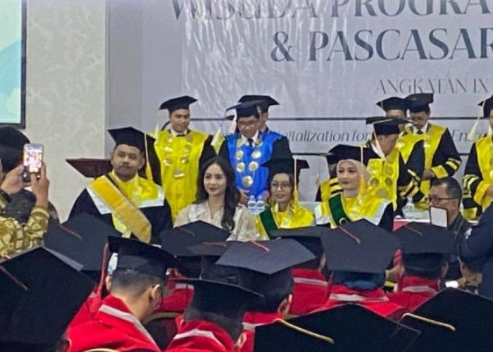 Dampingi Pengasuh Rafathar, Nagita Slavina Hadiri Wisuda Tanri Abeng University