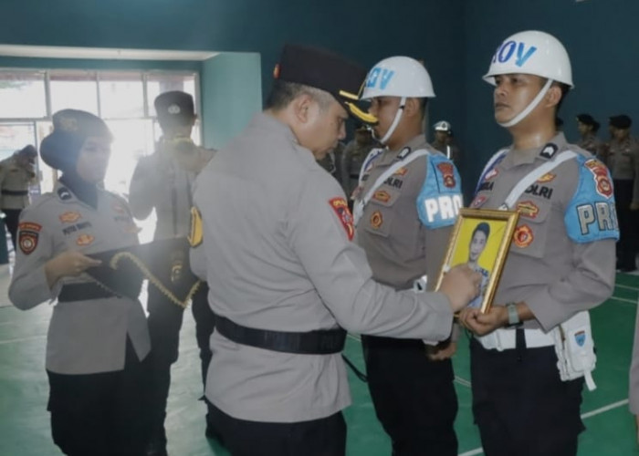 Terbukti Melanggar Kode Etik, Kapolres Muba Coret Foto Briptu Revinda Ilfan Saat Upacara PTDH