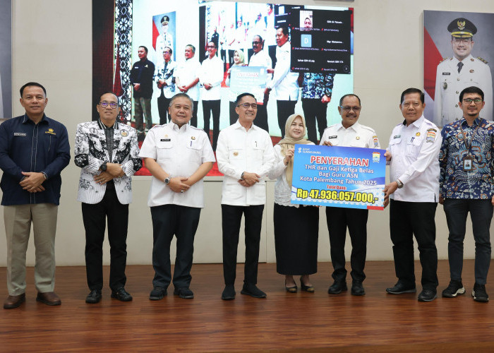 Ratu Dewa Cairkan Dana Tunjangan dan THR Rp47 Miliar untuk Guru Palembang: 