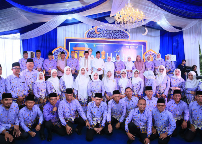 Cik Ujang Sambut Masyarakat dan Kepala Daerah di Open House Idulfitri 1447 H