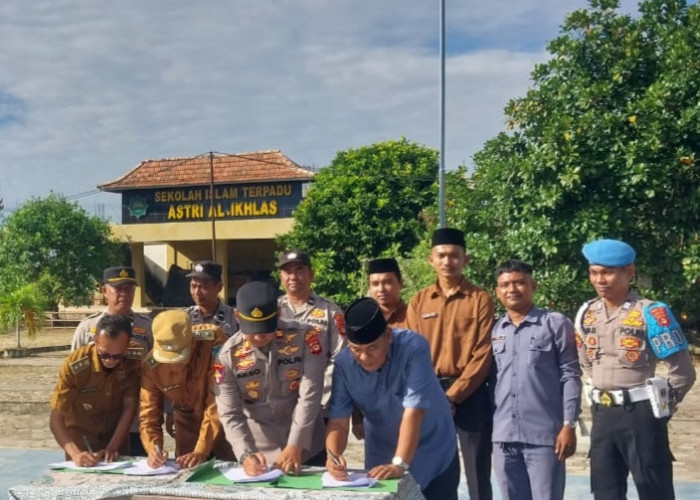 Polsek Tanjung Batu Ogan Ilir dan SIT Astri Al-Ikhlas Tandatangani MoU Sekolah Bebas Narkoba