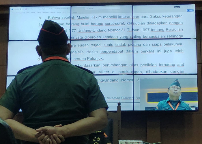 Kopda Bazarsah Terdakwa Kasus Pembunuhan Kapolsek Negara Batin 'Ngantuk' Saat Sidang Vonis Pidana