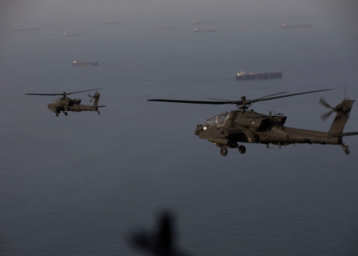 Helikopter Apache Ditembak Jatuh, AS Serang Pantai Selatan Iran
