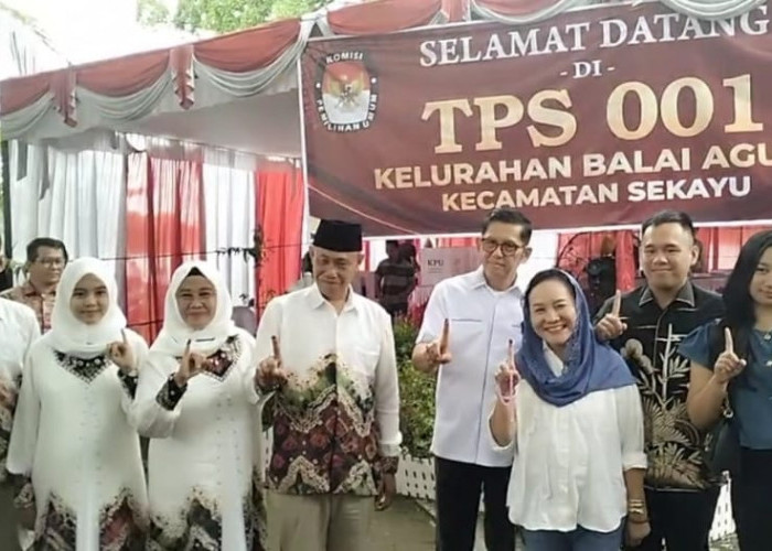 Kompak, Paslon Bupati dan Wakil Bupati Muba Lucianty-Syaparuddin Nyoblos di TPS yang Sama di Sekayu