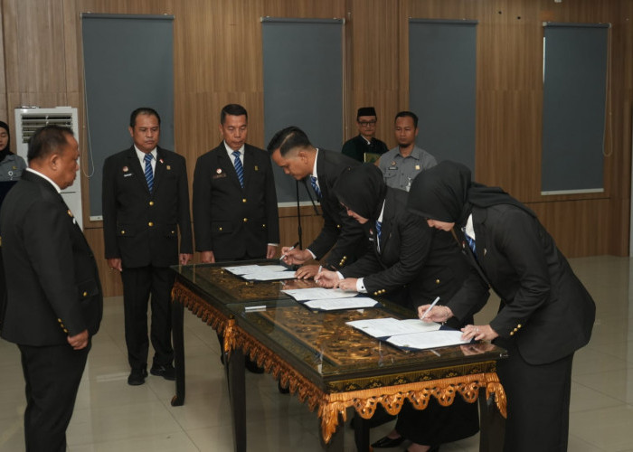 Kakanwil Kemenkum Sumsel Lantik Pejabat Fungsional Analis Hukum, Dorong Penguatan Kajian Regulasi