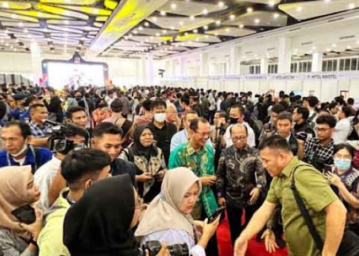 Pengangguran di Kota Palembang Sudah Kronis, Job Fair di PTC Membeludak Hingga Pakai Sistem Buka Tutup Segala 
