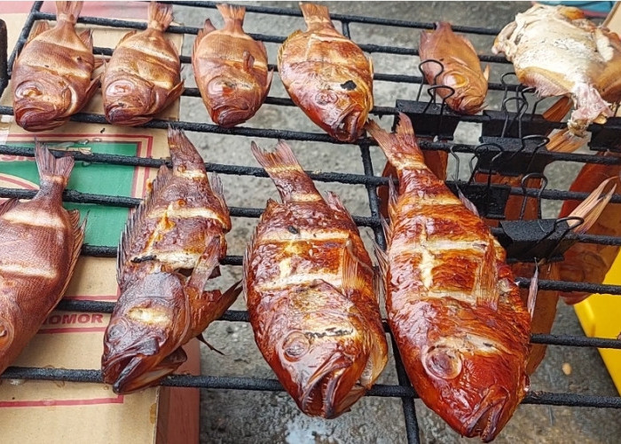 Ini Rahasia Ikan Asap Rumahan, Aroma Smoky dan Warna Emas yang Menggoda Selera