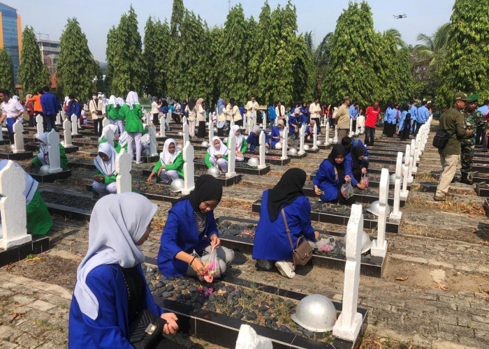 UBD Palembang-Kodam 2 Sriwijaya Peringati Hari Sumpah Pemuda dan Tabur Bunga di TMP Ksatria Ksetra Siguntang