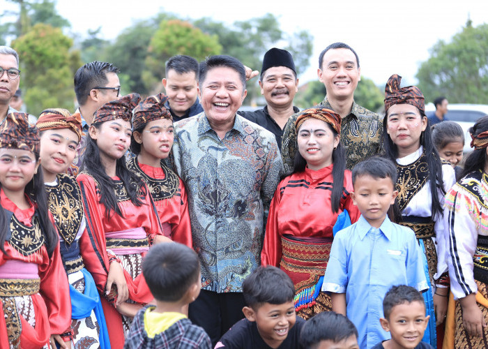 Gubernur Herman Deru Resmikan Kantor Desa Kerta Mukti Dibangun Secara Swadaya Oleh Masyarakat