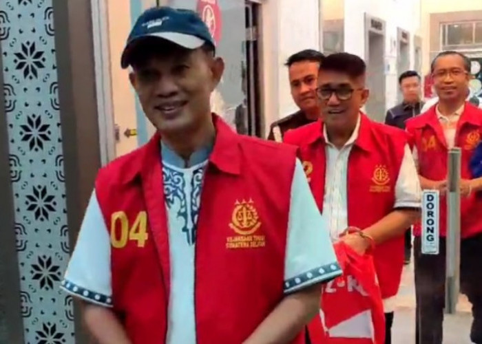 Eddy Hermanto Bantah Ditanya soal Aliran Dana BPHTB Pasar Cinde: 'Aku kan Lah Pensiun'