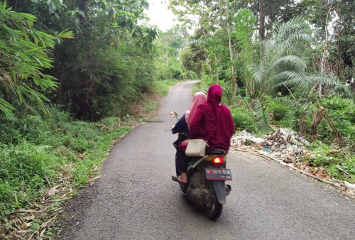 Jalan Longsor, Warga Dua Desa di Muratara Terancam Terisolasi