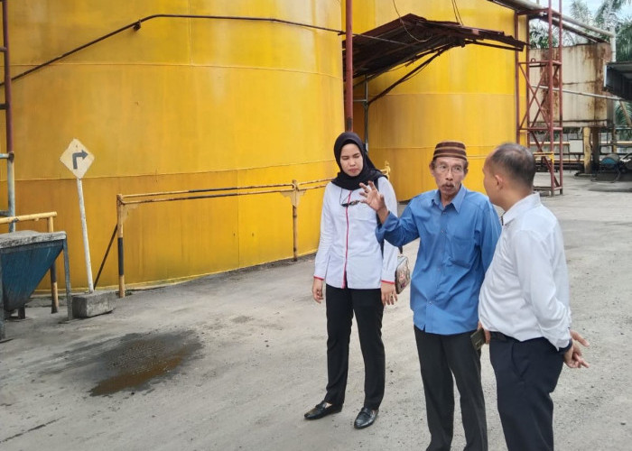 Indagsi Ditreskrimsus Polda Sumatera Selatan Monitoring Ketersediaan Minyak Goreng di Sejumlah Pabrik