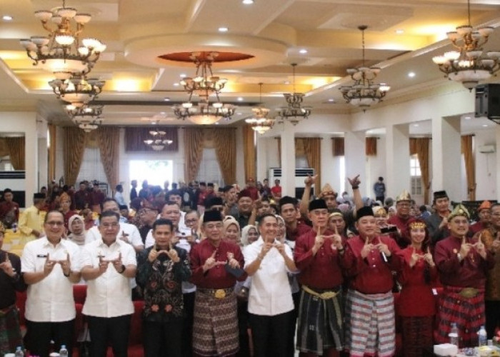 Sultan SMB IV dan Ratu Dewa Kompak Jaga Warisan Budaya, Festival Palembang Darussalam XXII Meriah Digelar