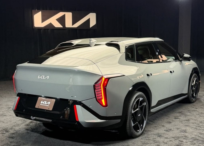 JARAK TEMPUH 612 KM Sekali Cas! Kia EV4 Fastback Buktikan Mobil Listrik Bisa Jarak Jauh, Segini Harganya 