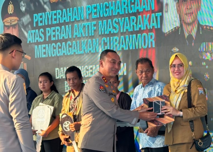 Kapolda Sumsel Kembalikan Kendaraan Hasil Kejahatan kepada Korban, Tegaskan Negara Hadir Pulihkan Hak Warga