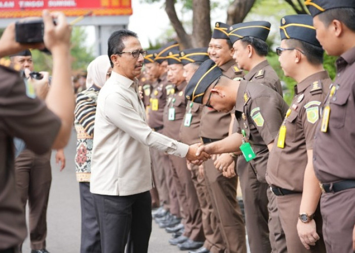 Tiba di Bumi Sriwijaya, Kajati Sumsel Nurcahyo Disambut Tari Tanggal dan Tanjak
