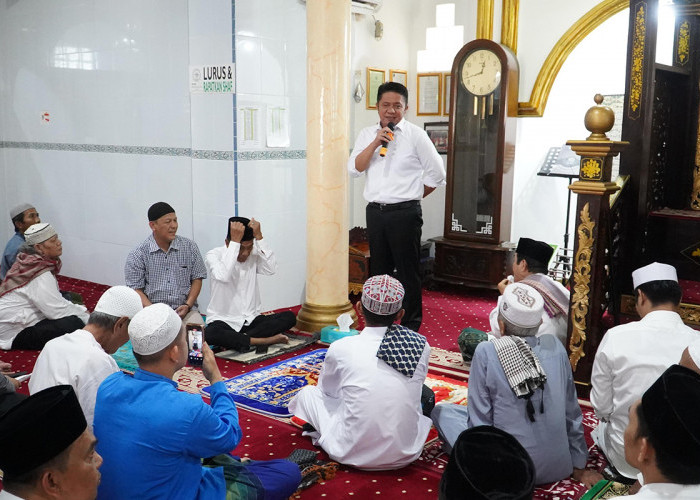 Kebersihan Masjid Al-Ikmal Bukit Kecil Palembang Tuai Pujian dari Gubernur Herman Deru