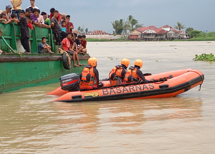 Mandi Bersama Teman, Bocah Laki-Laki Tenggelam di Perairan Sungai Musi Palembang