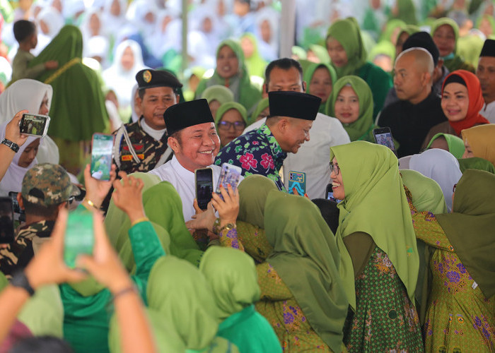 Peringatan Harlah Muslimat dan Fatayat NU, Gubernur Deru Titip Pesan Syukur dan Sabar