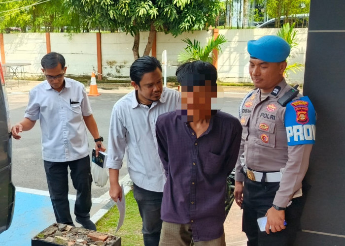 Melintas Depan Polrestabes Palembang, Pemuda Asal Lampung Diamankan Kedapatan Selipkan Sajam Dipinggang 