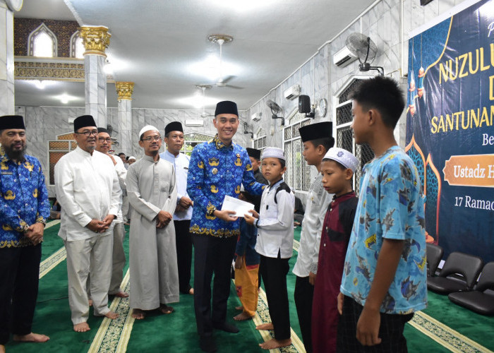 Bupati OKI Hadiri Peringatan Nuzulul Qur'an di Masjid Agung Sholihin Kayuagung