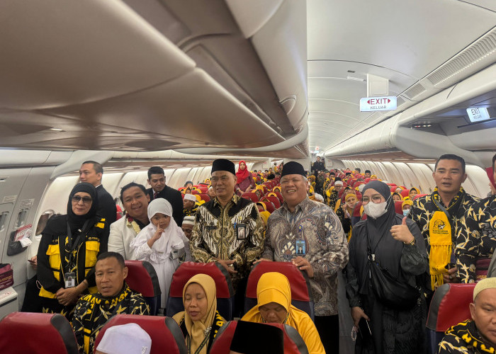 Pelepasan Perdana 433 Jemaah Umroh 1447 Hijiriah dari Holiday Angkasa Wisata, Langsung Palembang Madinah