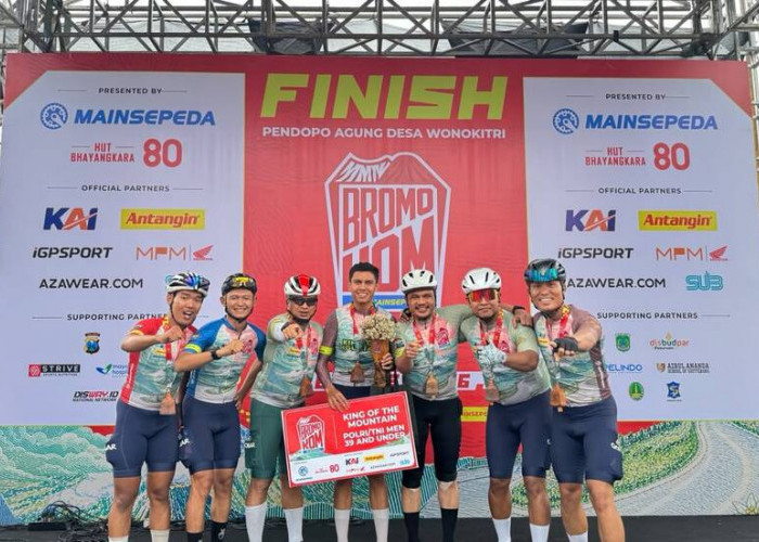 Bersaing dengan Peserta dari 14 Negara, Atlet Sepeda Polda Sumsel Raih Juara di Bromo KOM 2026