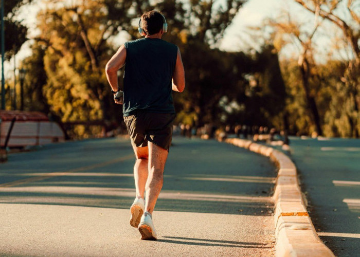 6 Tips Memilih Sepatu Lari yang Tepat: Kenali Jenis Sepatu dan Bentuk Telapak Kaki