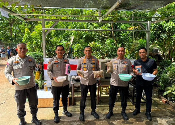 Inovasi Polrestabes Palembang Sulap Eceng Gondok Jadi Pakan Unggas & Ikan Presisi