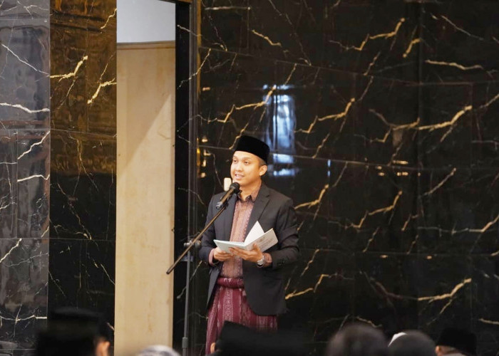 Bupati dan Wabup Ogan Ilir Laksanakan Salat Idul Adha 1446 Hijriah di Masjid Agung An-Nur Tanjung Senai