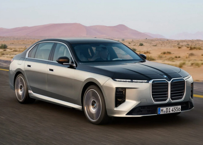 BMW Segarkan Flagship Sedan: 7 Series dan i7 Hadir dengan Facelift Futuristik