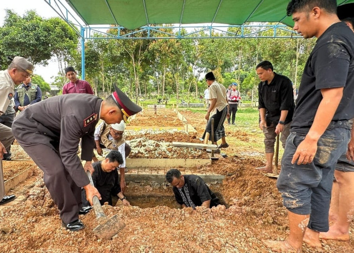 Innalillahi, Polda Sumsel Gelar Pemakaman Kedinasan Alm AKBP (P) Jafrial di TPU Kebun Bunga Palembang
