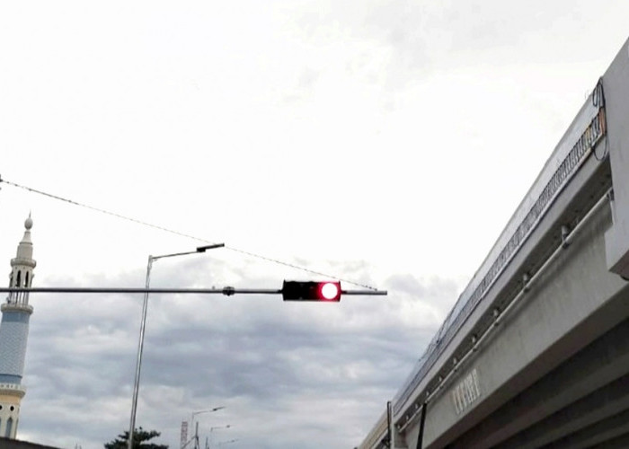 Lampu Merah di Flyover Simpang Sekip Sudah Dipasang, Begini Harapan Warga Palembang