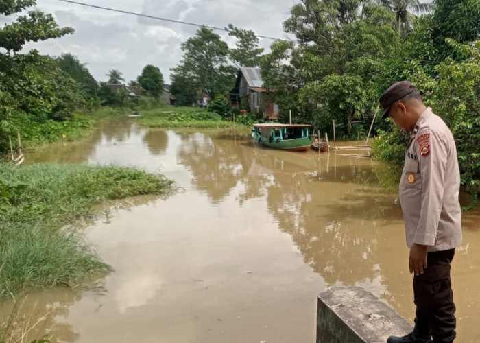 Cuaca Ekstrem Melanda, WilaLyah Pemulutan Ogan Ilir Rawan Banjir dan Tanah Longsor, Ini yang Dilakukan Polisi!