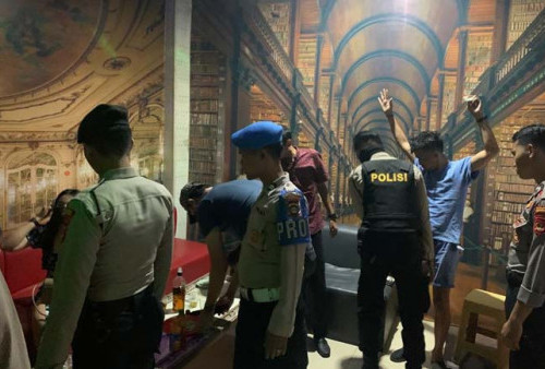 Polisi Tes Urine Pengunjung dan Karyawan Tempat Hiburan Malam di Prabumulih