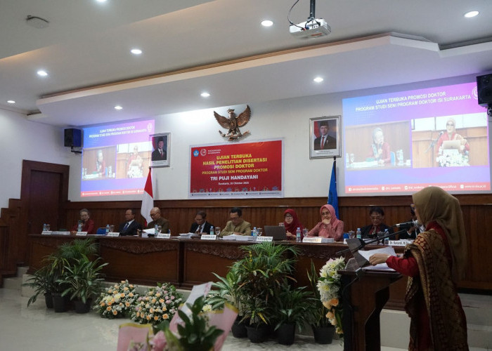 Tri Puji Handayani Raih Gelar Doktor Seni Termuda di Palembang, Raih Predikat Cumlaude Lewat Kajian Dulmuluk 