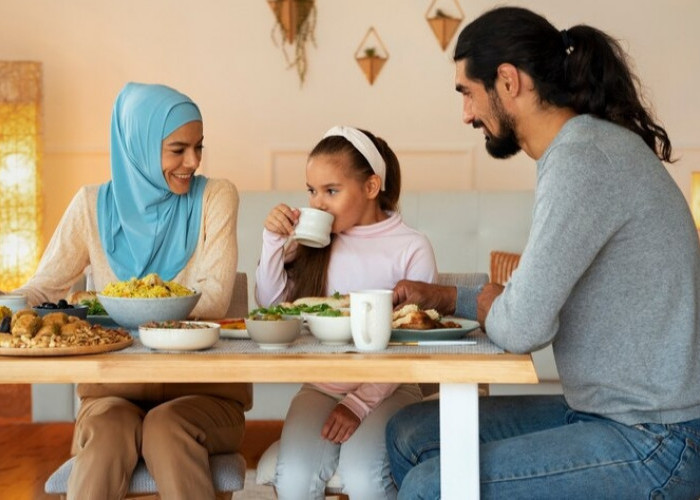 Moms, Ini 7 Cara yang Efektif untuk Melatih Anak Berpuasa di Bulan Ramadhan 
