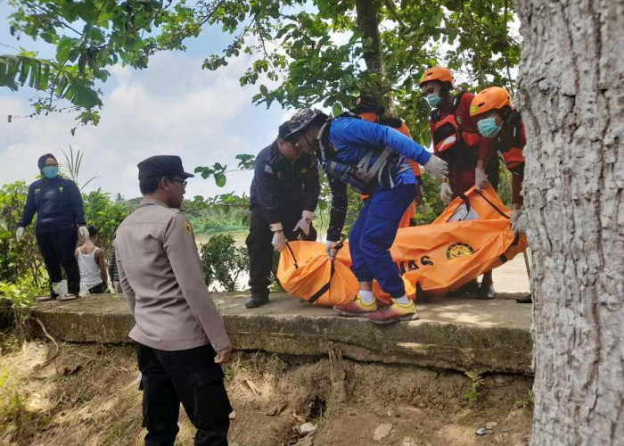 Mayat Laki-Laki Mengapung Dekat Jerambah Setan Ogan Ilir Diduga Sopir Speedboat yang Tenggelam di OKI