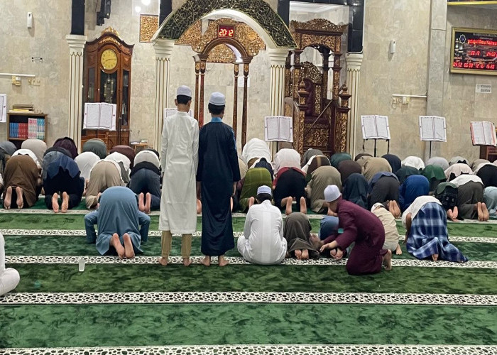 Masjid Darul Iman Konsisten Laksanakan Tarawih 1 Juz 1 Malam, Jemaah Selalu Antusias