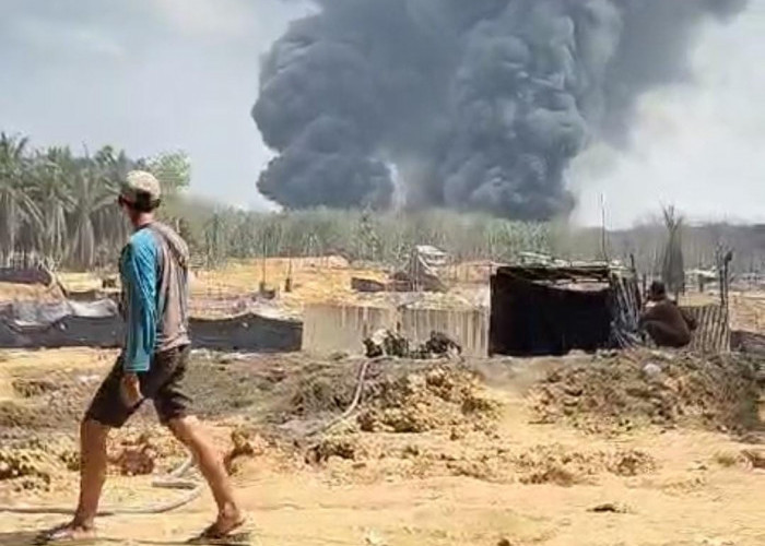 Lagi dan Lagi, Sumur Minyak Ilegal di Keluang Muba Kembali Terbakar dan Meledak