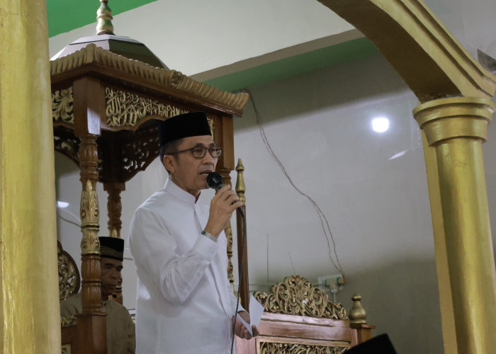 Dari Mimbar Jumat, Ratu Dewa Ajak Jajaran Pemkot Palembang Tingkatkan Pelayanan Kepada Masyarakat