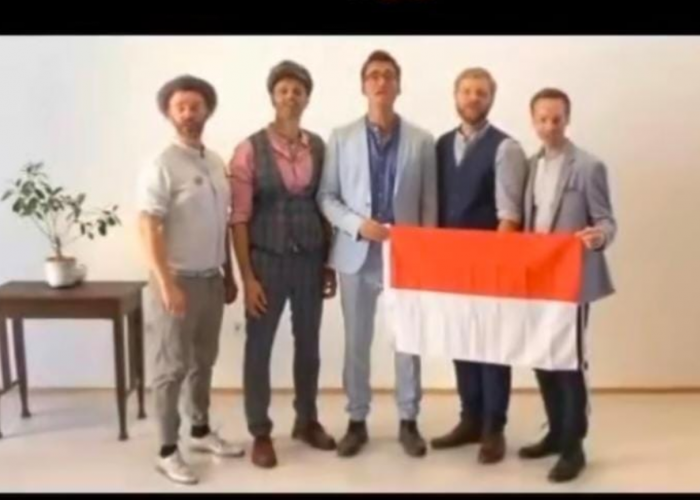 Keren! Lagu Indonesia Raya Dinyanyikan Bangsa Asing, Netizen: Betapa Cintanya Bangsa Lain dengan Nusantara Ini